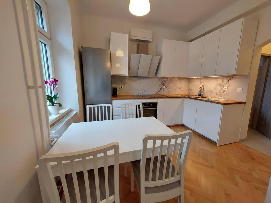 Apartment Bezigrad Ljubljana Eksteriør billede